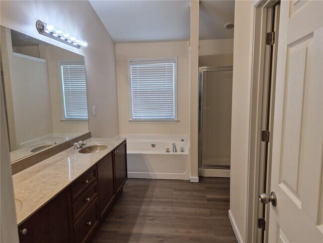 Building Photo - 5966 Haddon Pl SE