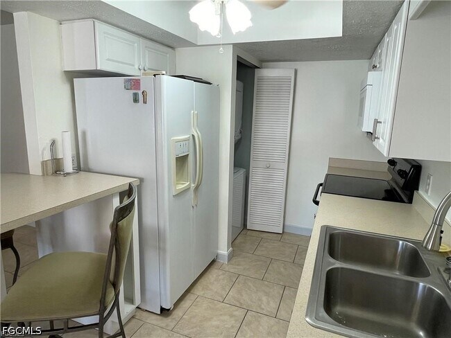 Building Photo - 151 Cape Coral Pkwy W