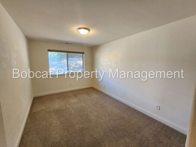 Building Photo - 1234 Saltern Dr