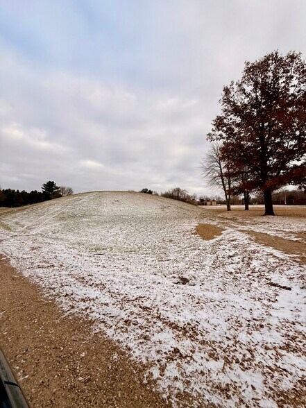 Building Photo - 310 Poplar St