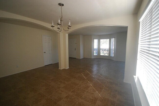 Building Photo - 10439 Falling Rapids Ct
