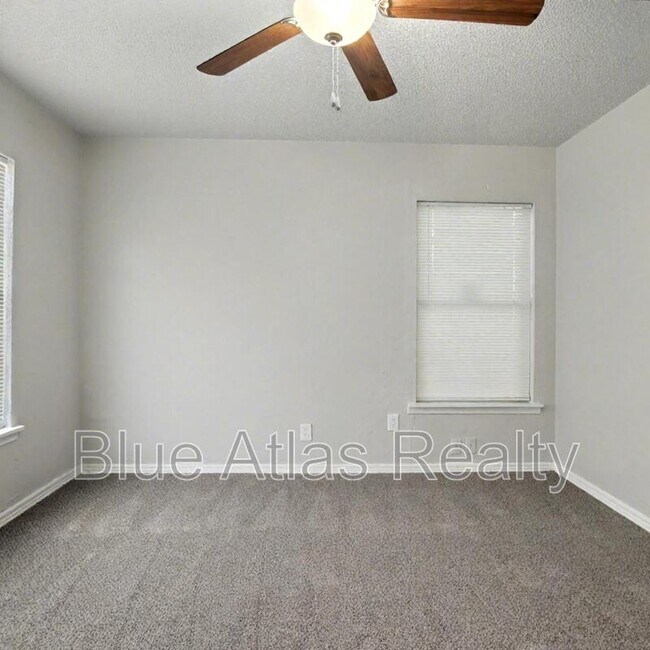 Building Photo - 4024 Wiman Dr