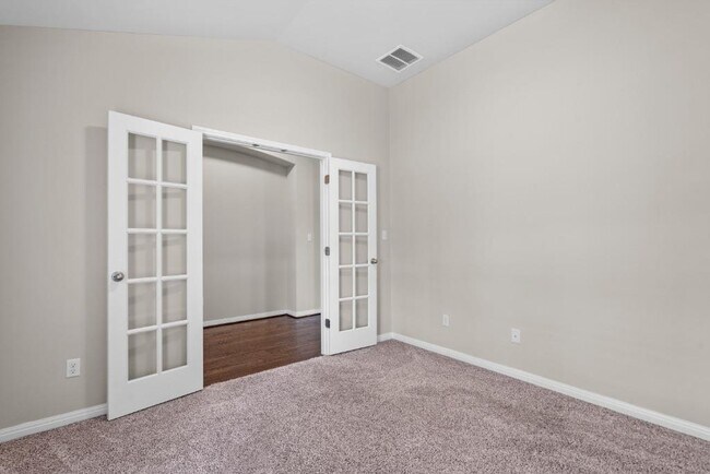 Building Photo - 2923 Bluffstone Dr