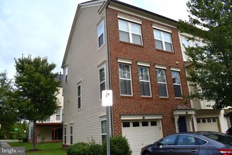 Building Photo - 22455 Glenbow Way