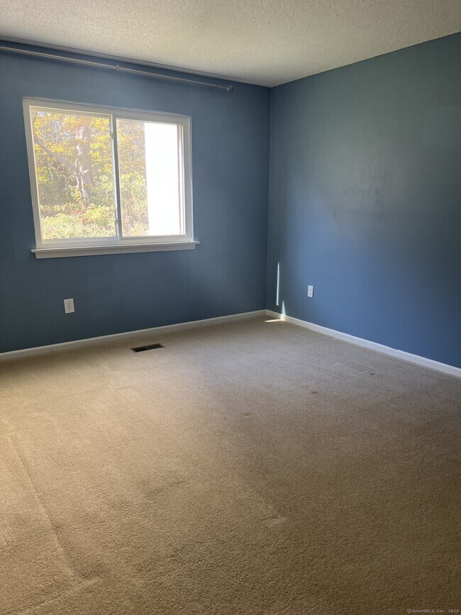 Building Photo - 34 Simsbury Landing