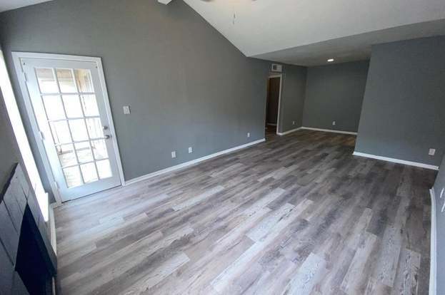 Building Photo - 10211 Sugar Branch Dr