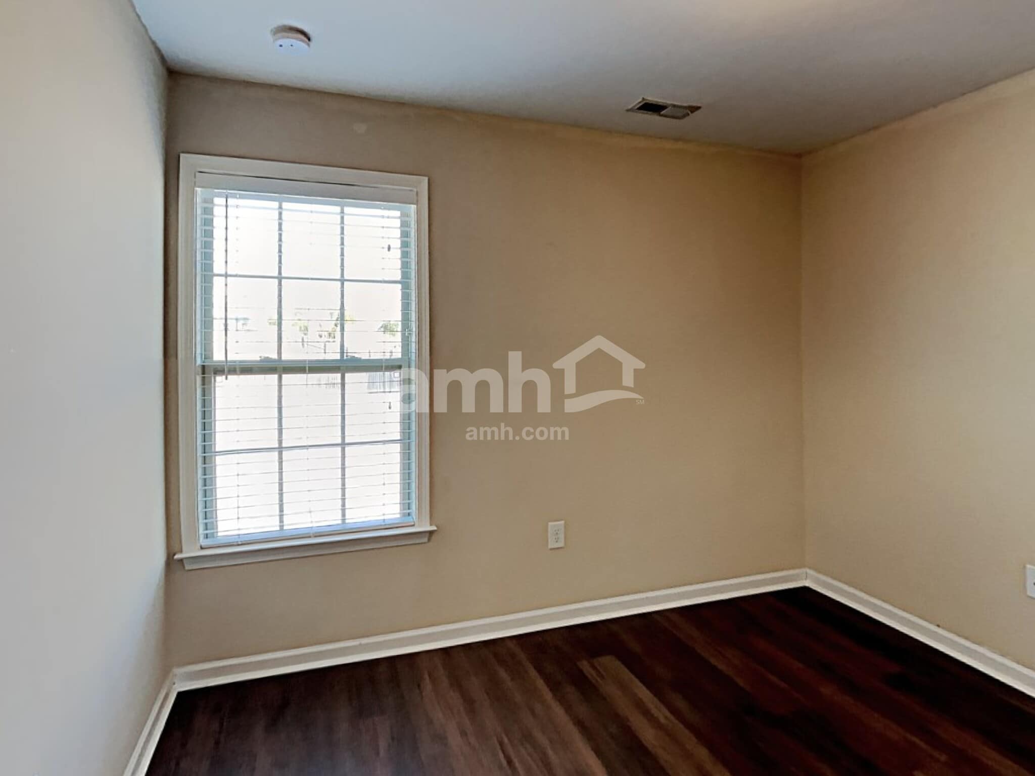 Building Photo - 913 Bridlemine Dr