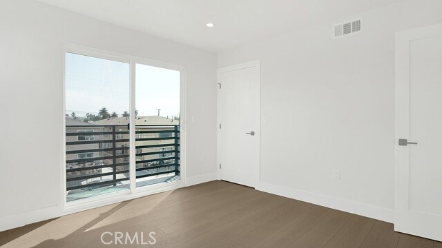 Building Photo - 1215 N Kingsley Dr