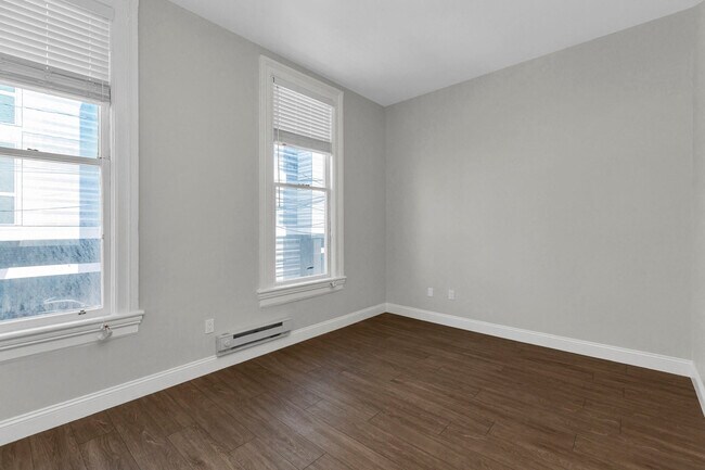 Building Photo - 570 Grove