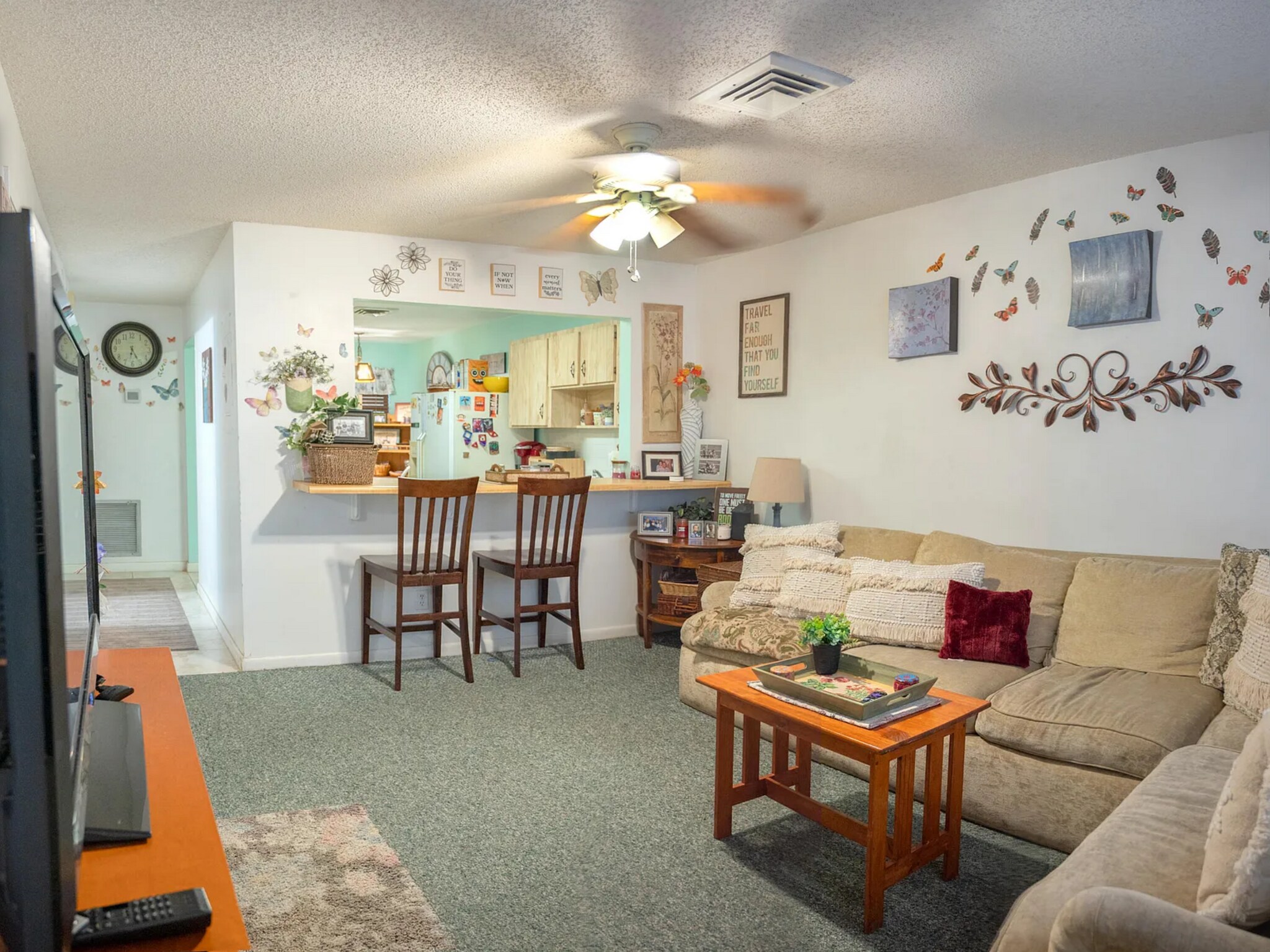 Unit A living room - 604 Roselyn Ave