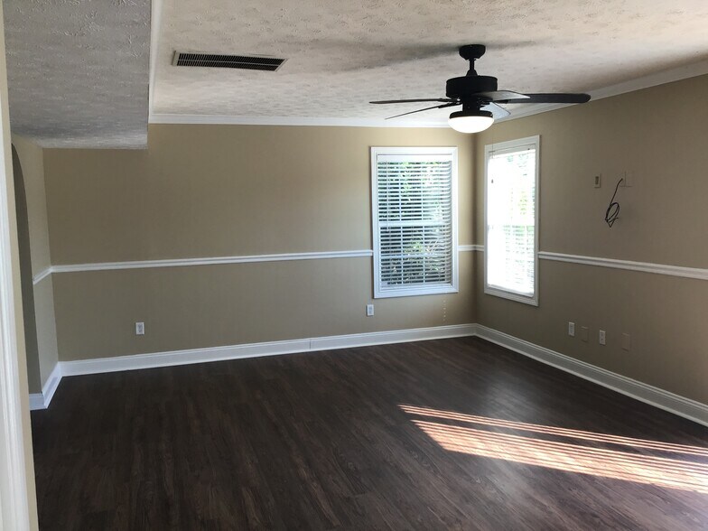 Building Photo - 6707 Wimbledon Dr