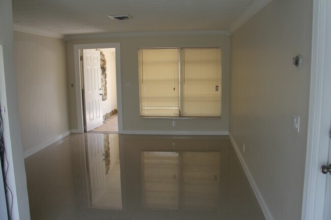 Building Photo - 4493 SW 49th Ct