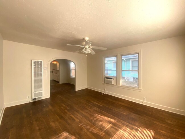 Building Photo - 4 Bedroom in Hyde Park!  Prelease for Augu...