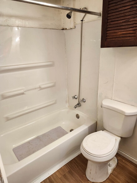 Building Photo - 784 Locust Ave