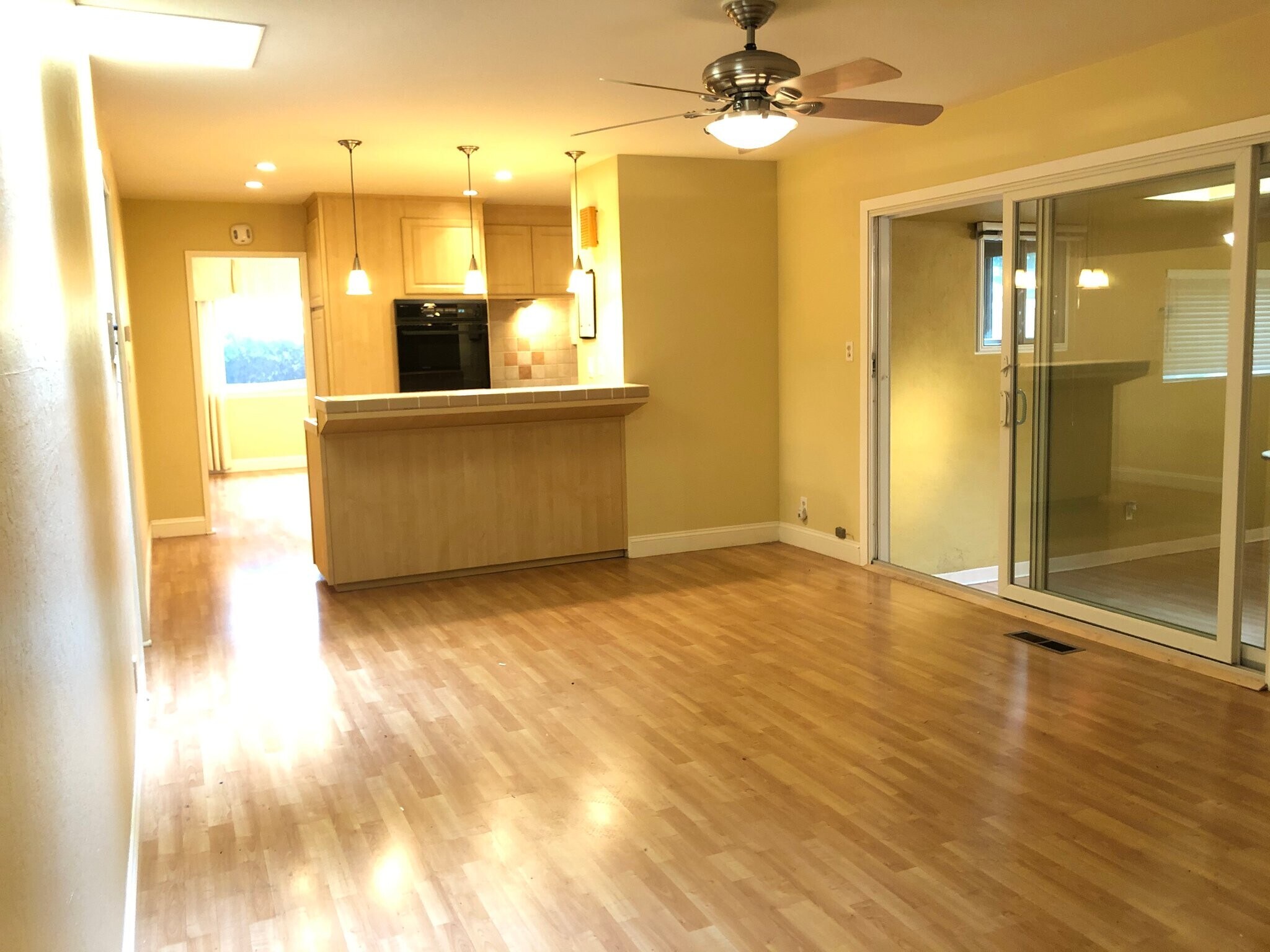 Building Photo - 251 Silverado Ct