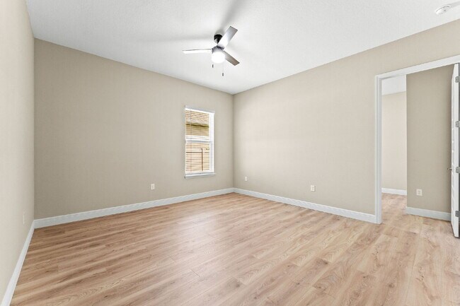 Building Photo - Spacious 4-Bedroom Home with 3 Full Baths ...