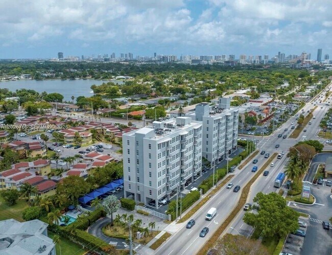 Building Photo - 1791 NE Miami Gardens Dr