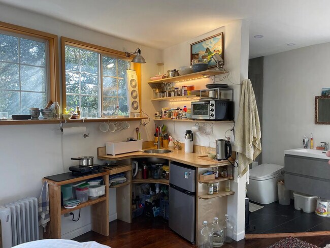 Kitchenette - 20938 Shady Ln