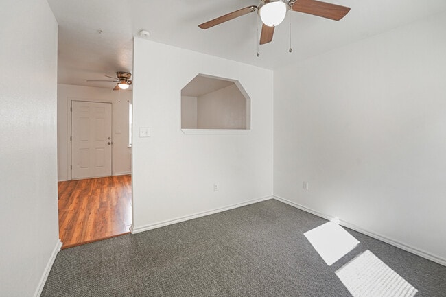 Building Photo - 720 Pritchett Ln