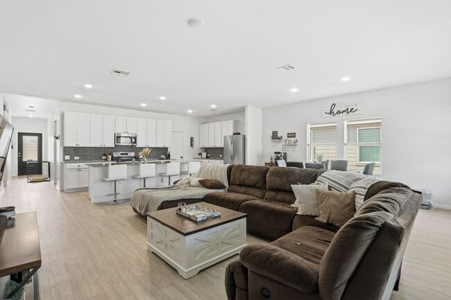 Building Photo - New Construction 3 bed 2 bath home available near Lackland AFB! Move in January!