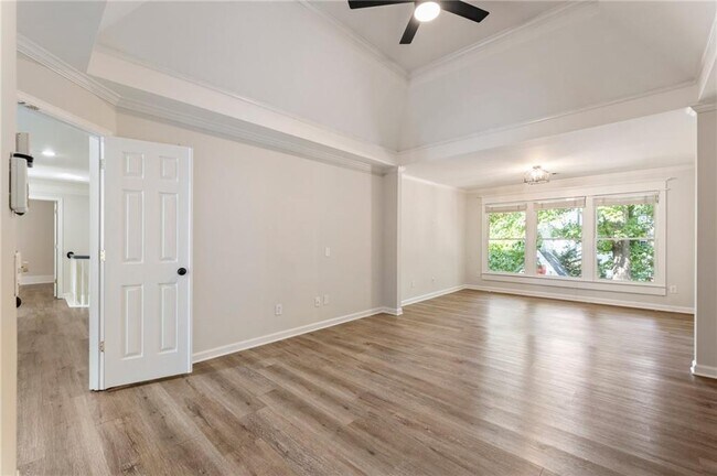 Building Photo - 330 Summerlin Dr