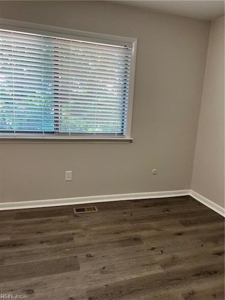Building Photo - 5025 Eaton Ct
