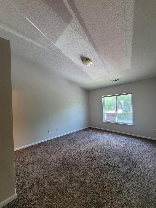 Building Photo - 6282 Edgecreek Ln