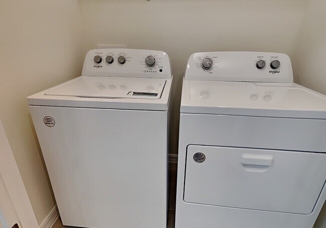 Building Photo - 310 Mangrove Shade Cir