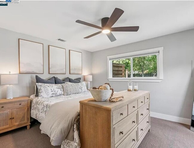 Building Photo - 161 Maiden Ln