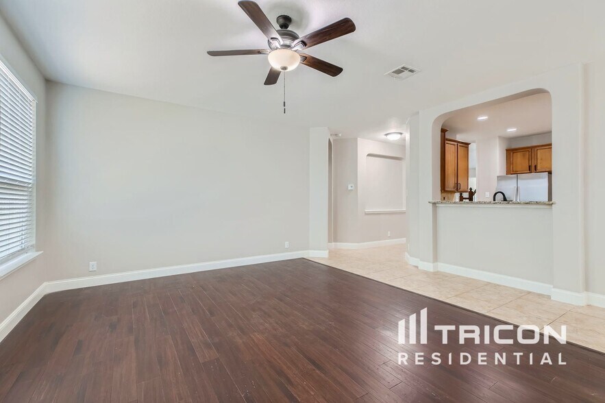 Building Photo - 213 Ridge Bluff