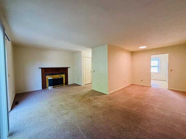 Building Photo - 2500 Ridge Rd