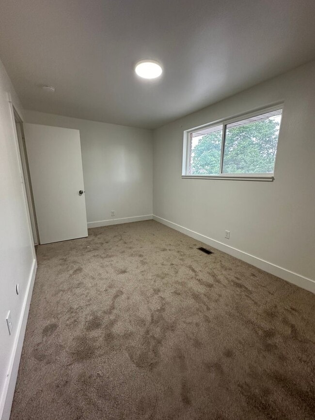 Building Photo - 1076 Virginia Cir