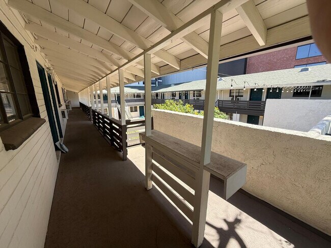 Building Photo - 825 N 2nd Ave