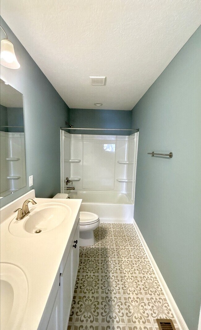 Building Photo - 6495 Drasco Dr