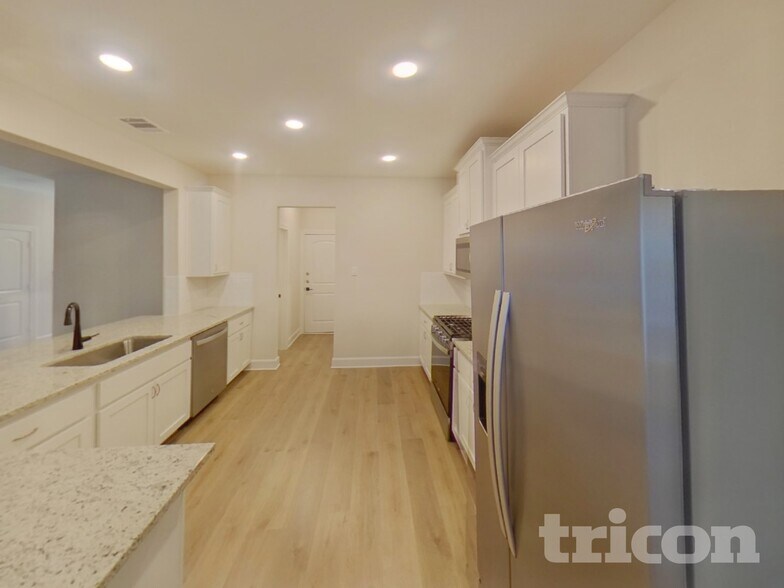 Building Photo - 1214 Dye Blvd