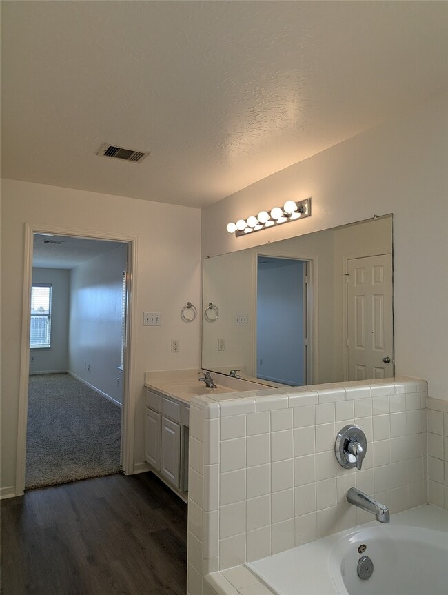 Building Photo - 5618 Savannah Woods Ln