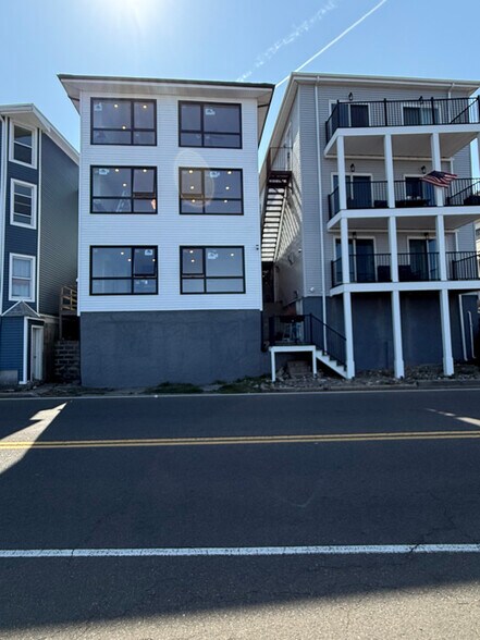 Building Photo - 280 Endicott Ave