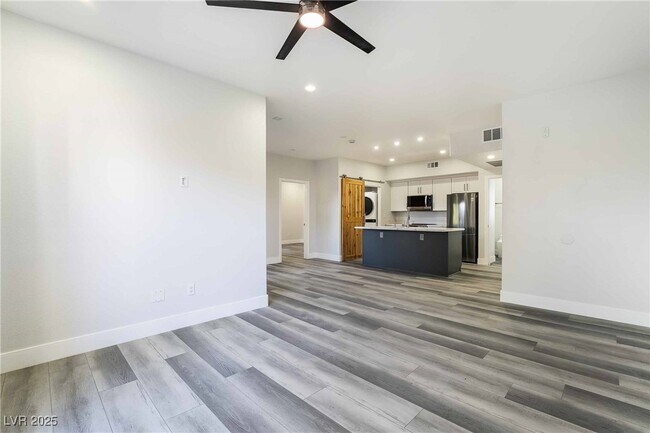 Building Photo - 45 Maleena Mesa St