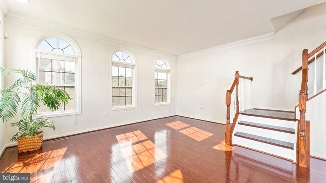 Building Photo - 23100 Dunlop Heights Terrace