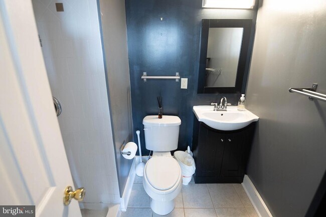 Building Photo - 224 N Milton Ave