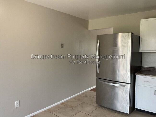 Building Photo - 4953 Leeper St