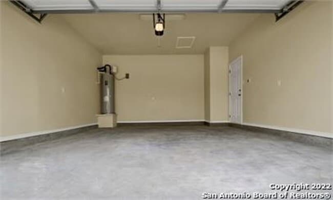 Building Photo - Modern Luxury Duplex in Seguin!