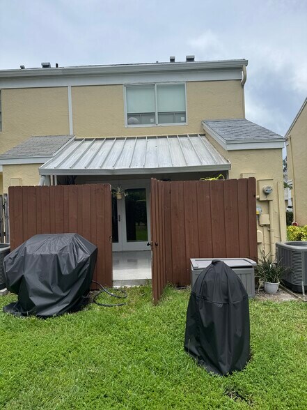 Building Photo - 2913 Belmont Ln