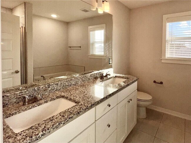 Building Photo - 331 W Taverner Xing