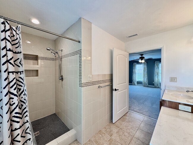 Building Photo - Available NOW! Unique Home in Wesleyan Cha...