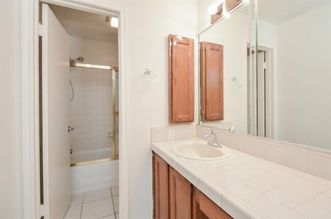 Building Photo - 12707 Sandri Ln