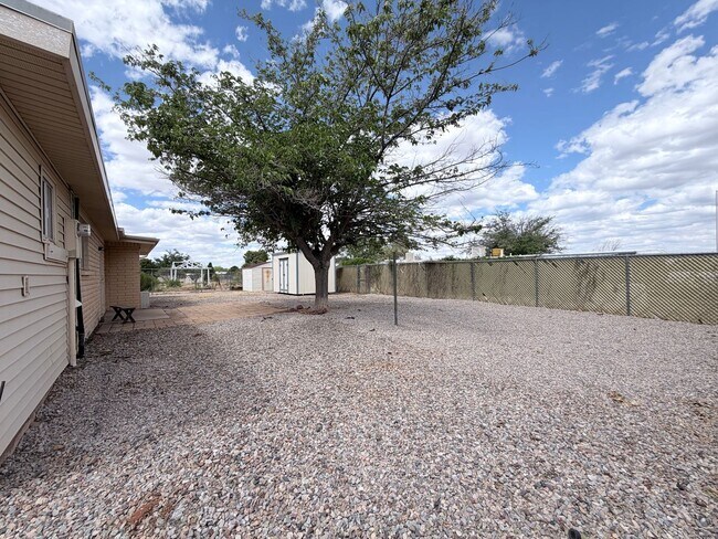 Building Photo - 3BR/2BA/2CP 1,245 sq.ft. rental in Huachuca City, AZ