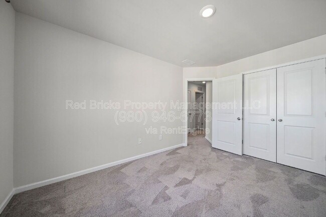 Building Photo - 808 Gable Oak Ln