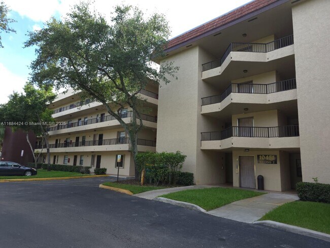 Building Photo - 10451 W Broward Blvd