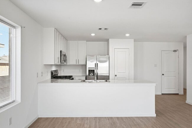 Building Photo - 6639 Orange Daylily Ln